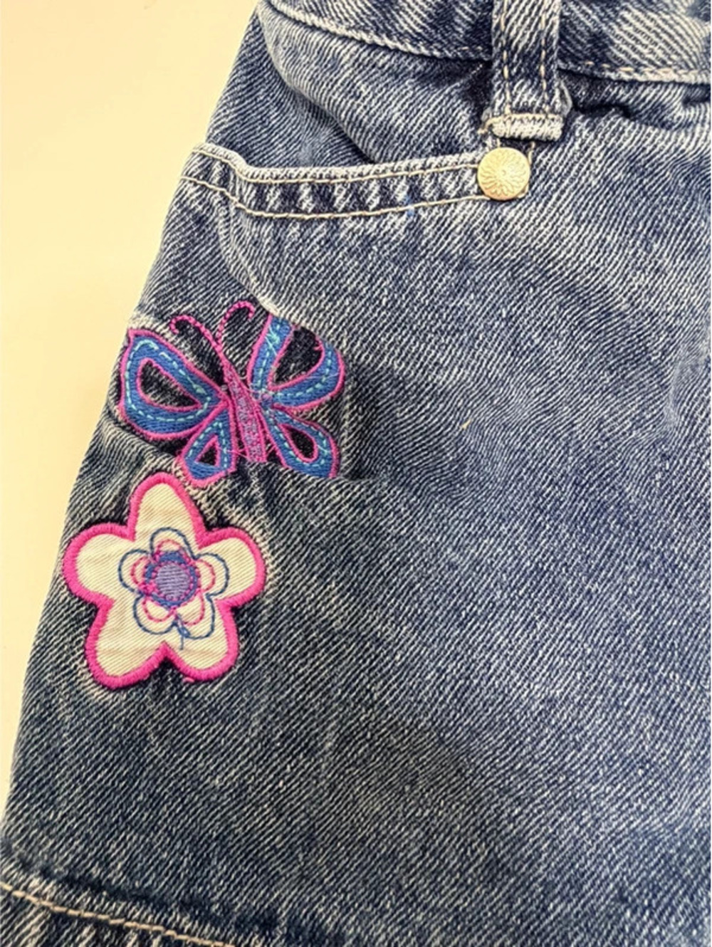 Vintage Embroidered Shorts Youth 6 - Picture 3 of 6
